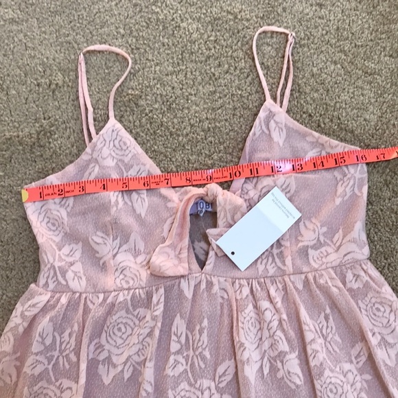NWT! Tobi Size L Blush Dress With tie knot - Picture 6 of 8